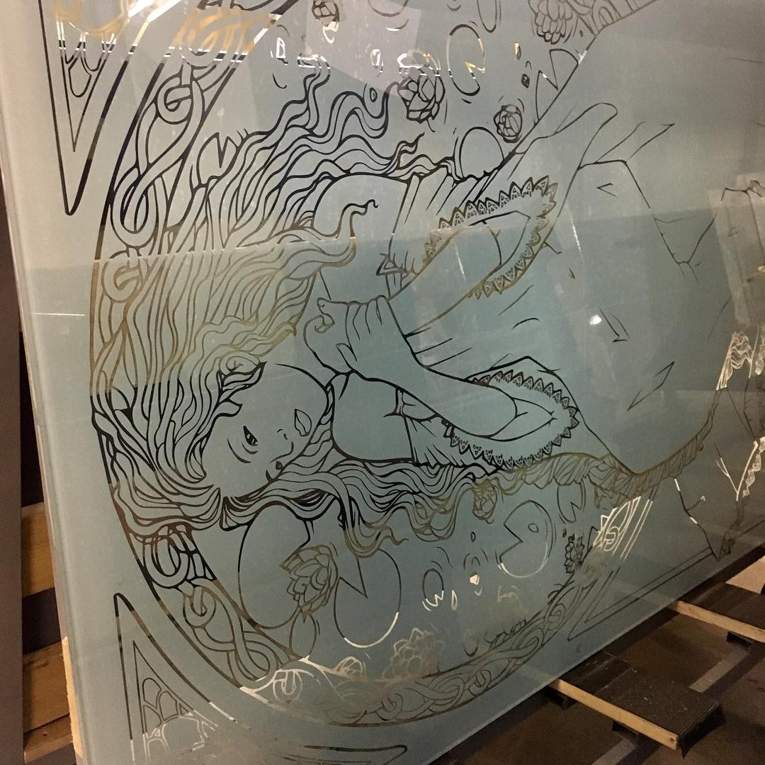 Пескоструйная гравировка на стекле